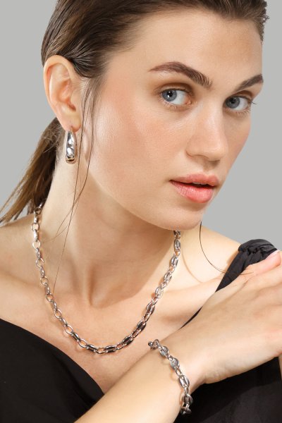 Korvakorut Bold Curve – Hopeoitut