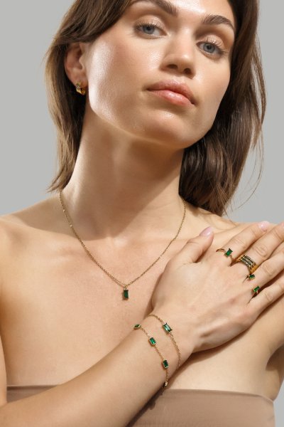 Sormus Emeraldis - 18k Gold Plated