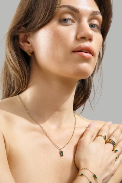 Sormus Emeraldis - 18k Gold Plated