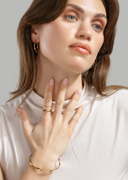 Twist Glow Hoops - 18k Kultapinnoitetut Korvakorut