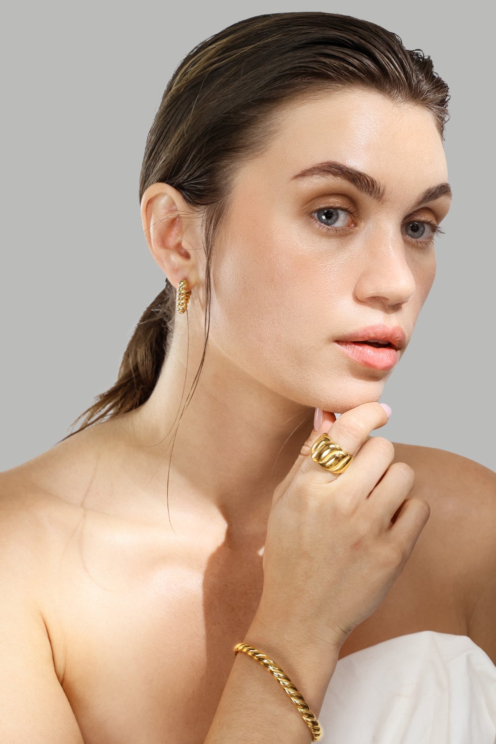 Korvakorut Twisted Heart – 18k Kullatut