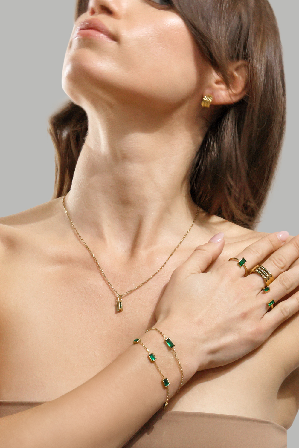 Sormus Emeraldis - 18k Gold Plated