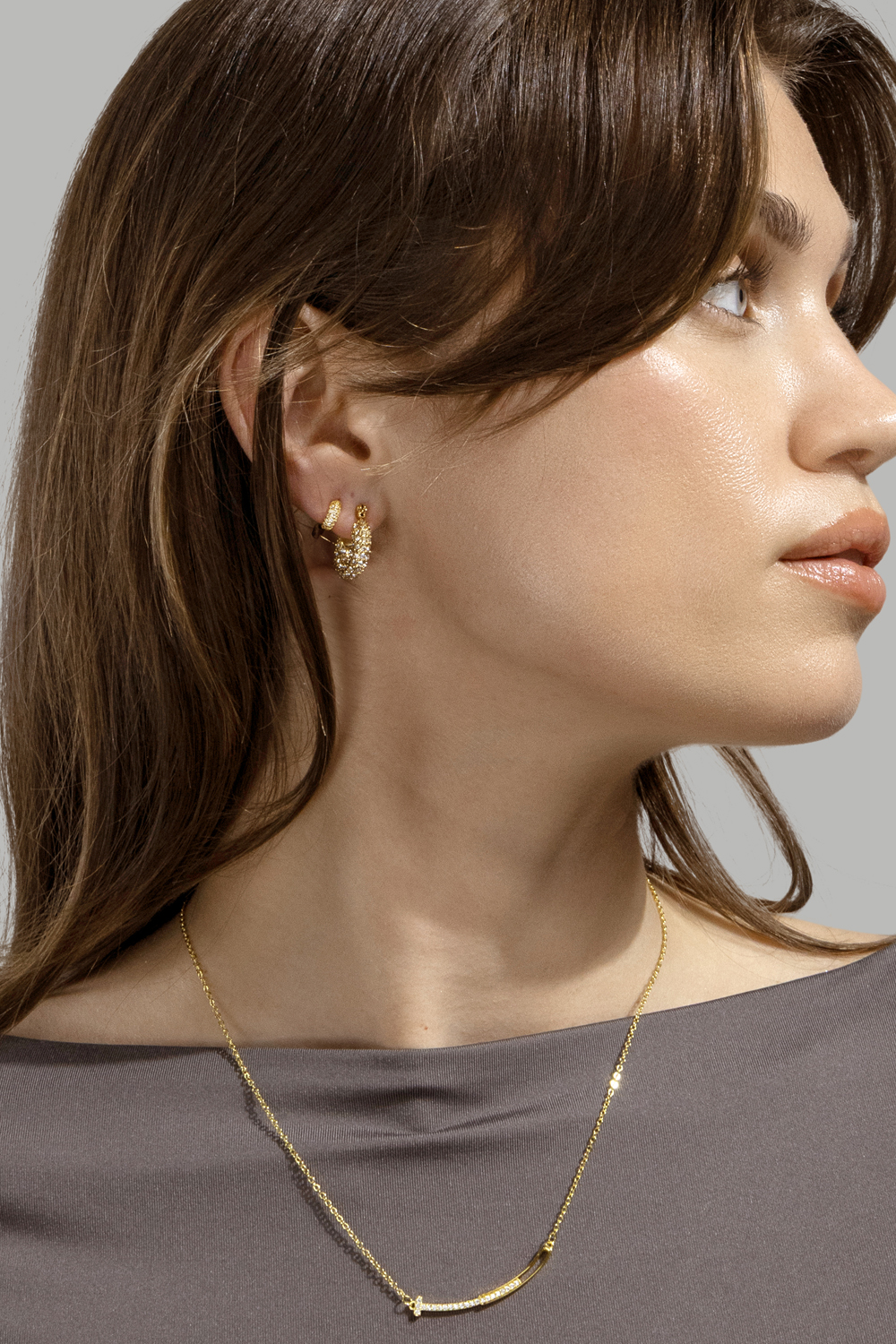 Chunky Pearl Hoop Earrings - 18k Kullatut