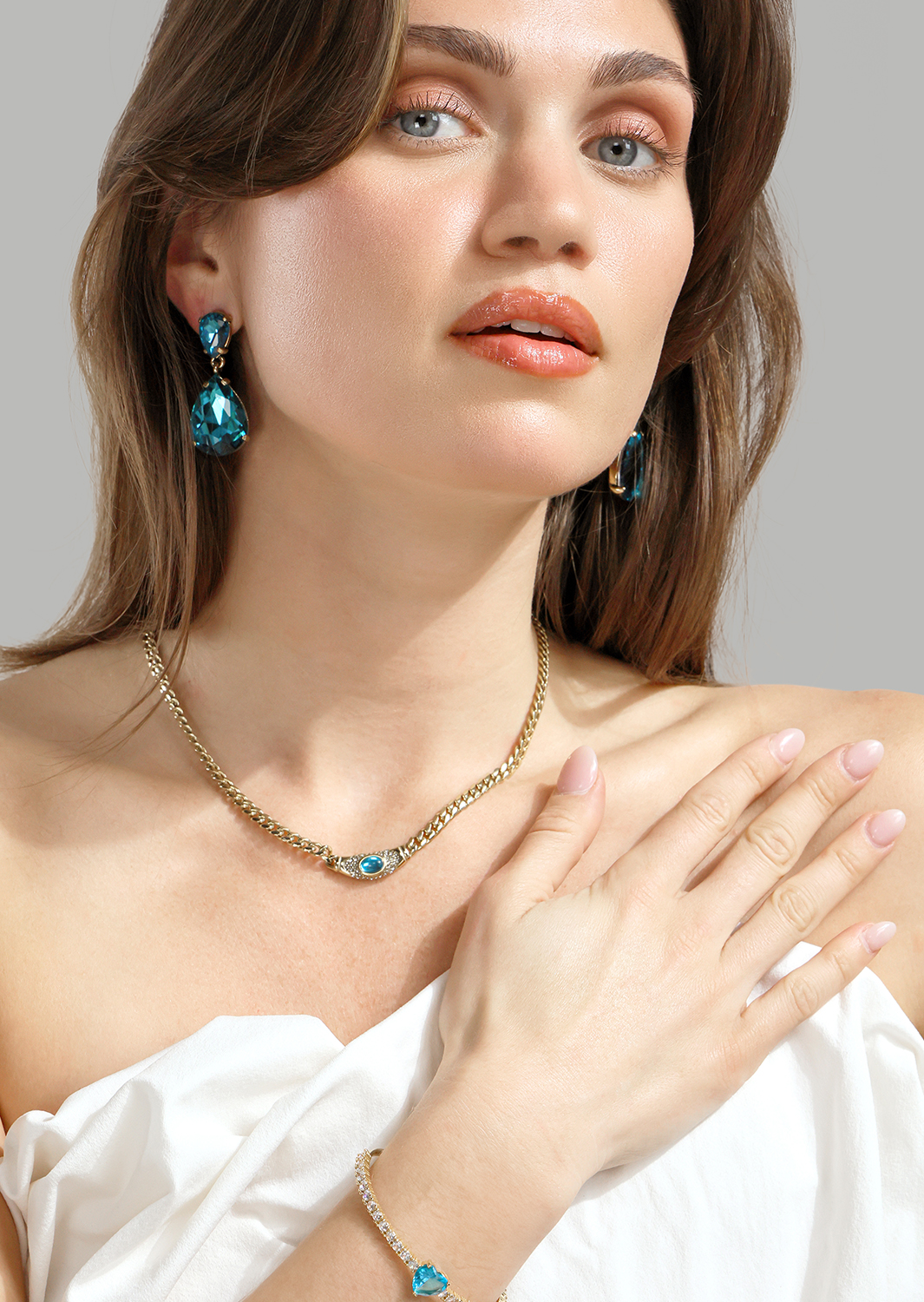 Azulora Icy Blue Korvakorut – 18k Kullatut