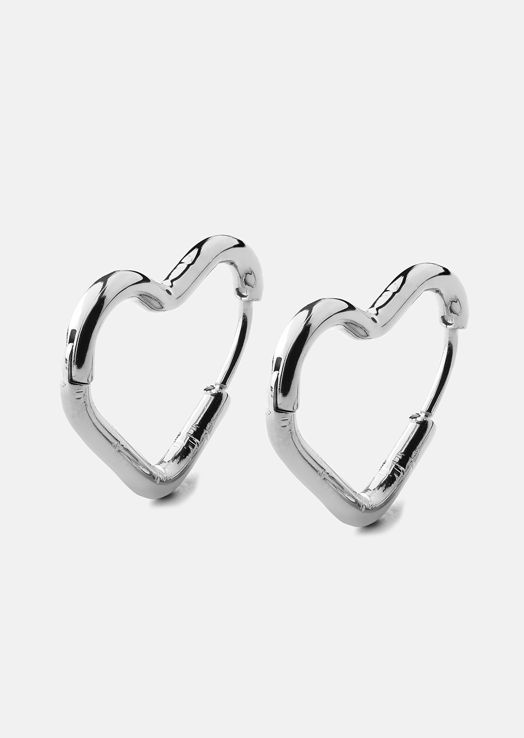 Korvakoru Heart's Embrace - Silver Plated