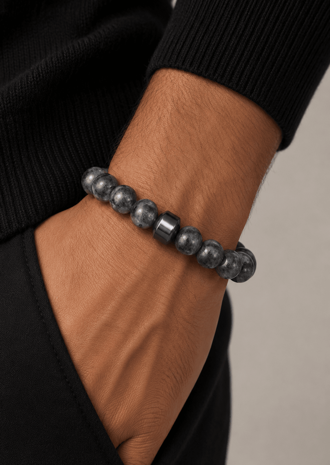 Helmirannekoru Obsidian Charm